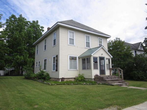 508 Michigan Avenue, Manistique, MI 49854