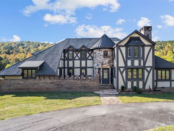 8876 Cave Spring Road, Cave Spring, GA 30124