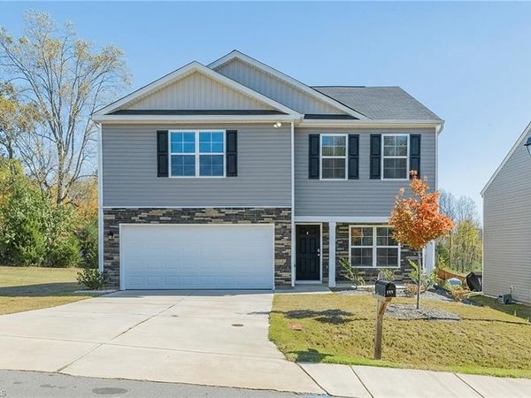 109 Carriage Cove Circle, Mocksville, NC 27028