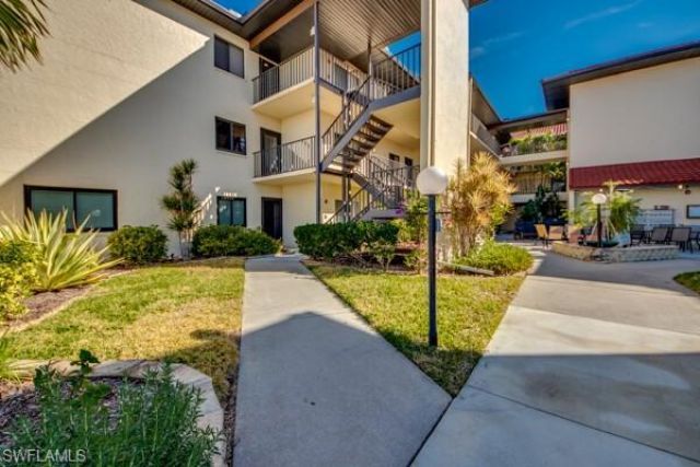 11110 Caravel Cir, Unit 205, Fort Myers, FL 33908 Photo