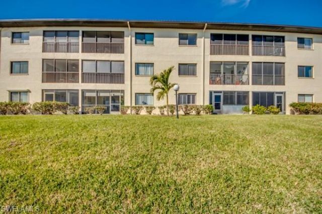 11110 Caravel Cir, Unit 205, Fort Myers, FL 33908 Photo