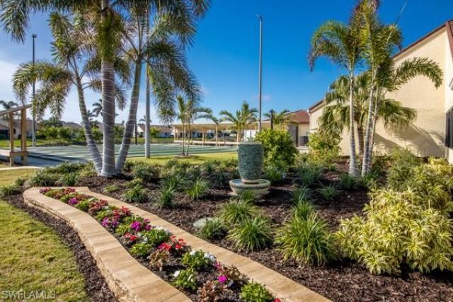 11110 Caravel Cir, Unit 205, Fort Myers, FL 33908 Photo