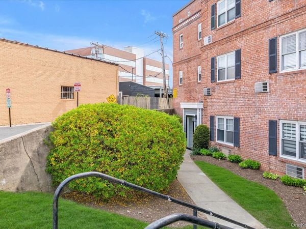 21 S Village, Unit 3, Rockville Centre, NY 11570