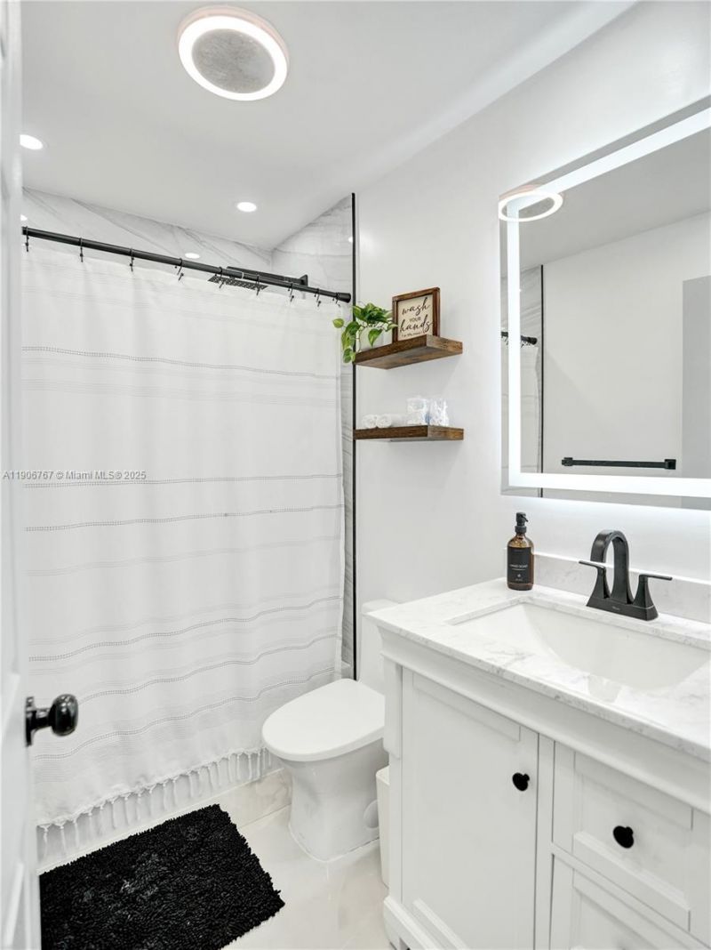 9350 NW 43rd Mnr, Sunrise, FL 33351 Photo
