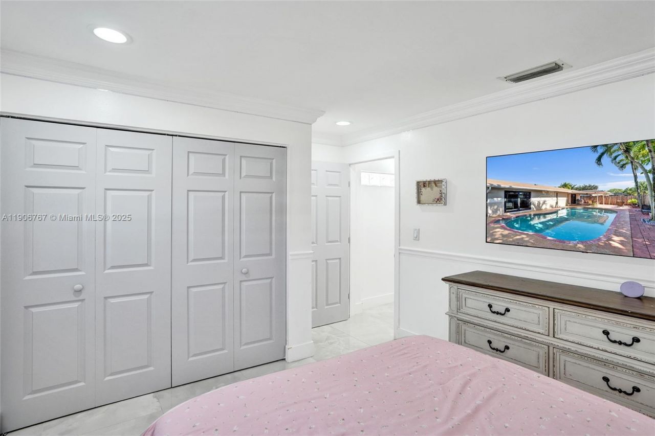 9350 NW 43rd Mnr, Sunrise, FL 33351 Photo