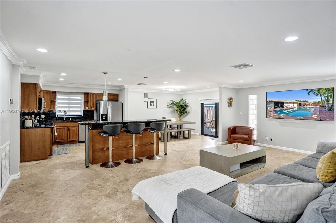 9350 NW 43rd Mnr, Sunrise, FL 33351 Photo