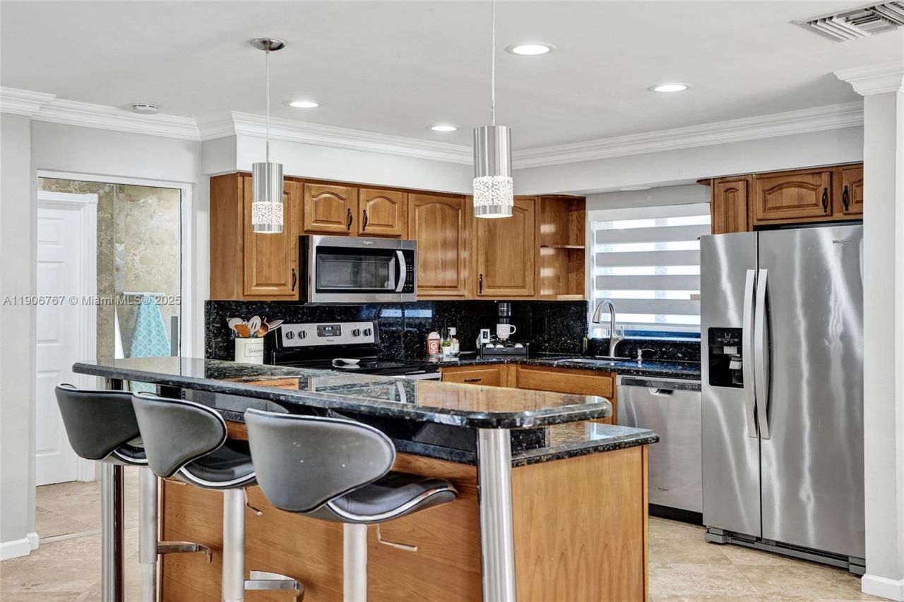 9350 NW 43rd Mnr, Sunrise, FL 33351 Photo