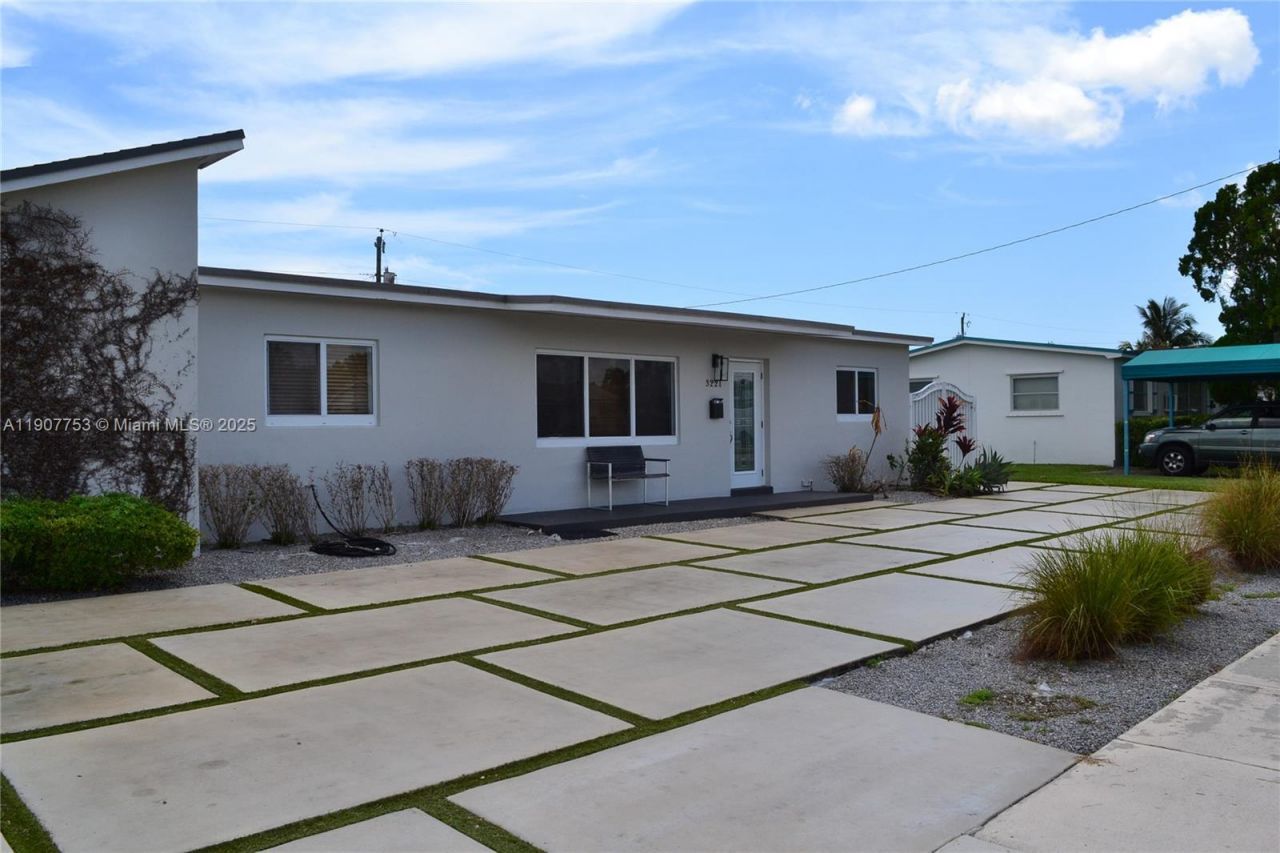 3221 SW 93rd Pl, Miami, FL 33165 Photo