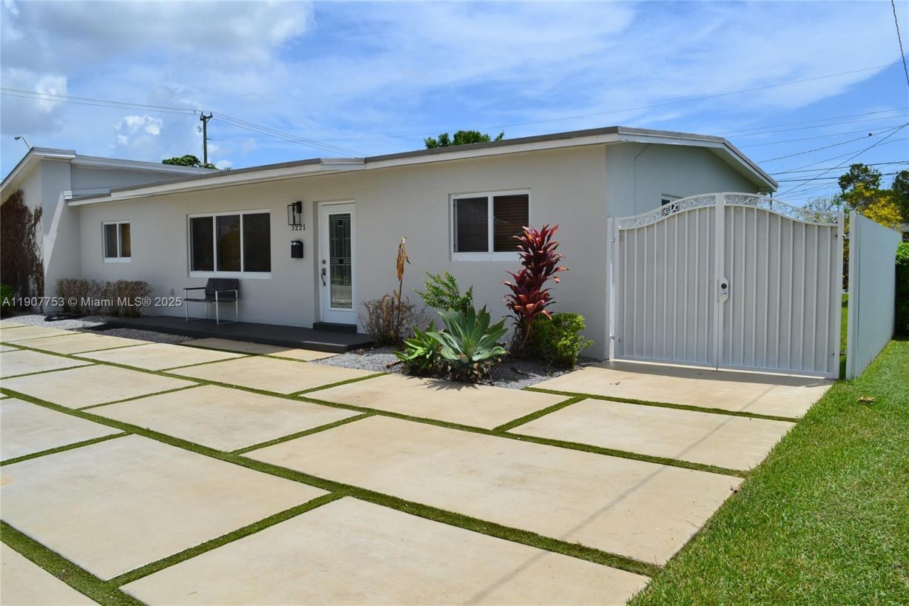 3221 SW 93rd Pl, Miami, FL 33165 Photo
