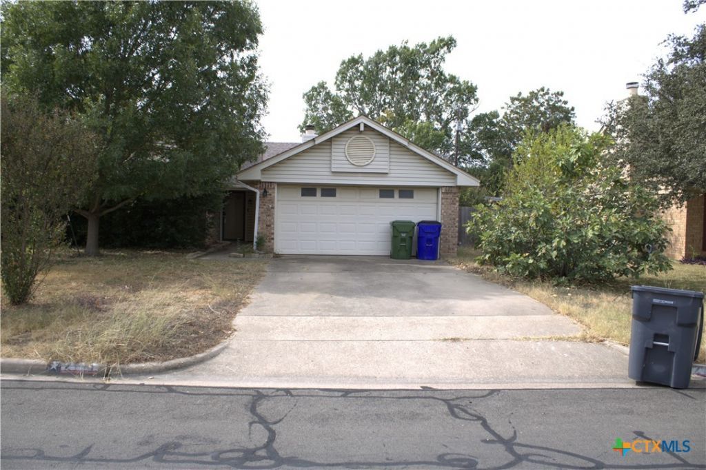 2105 Ruidoso Drive, Waco, TX 76712 Main Photo