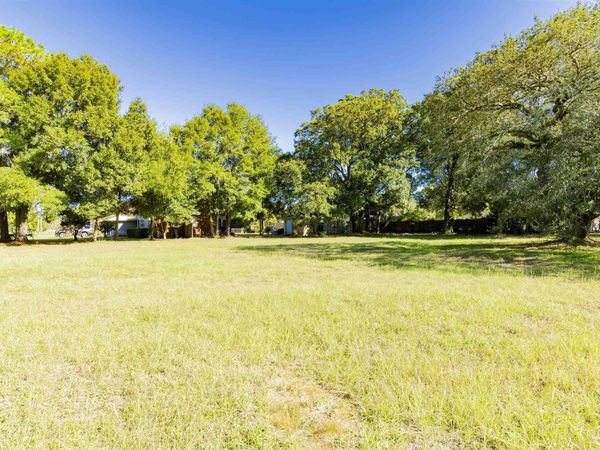 3570 N 12th Ave, Pensacola, FL 32503