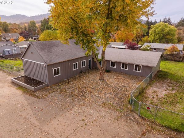 132 NE RIFLE RANGE ST, Roseburg, OR 97470