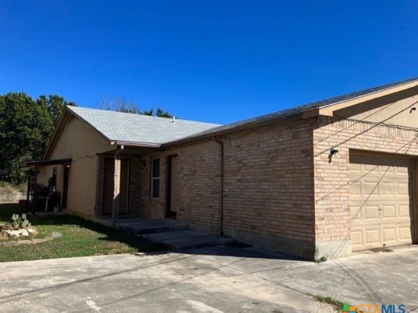 1302 N Bishop , San Marcos, TX 78666