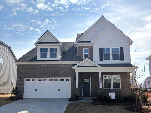 10221 Whitaker Pointe Drive, Huntersville, NC 28078