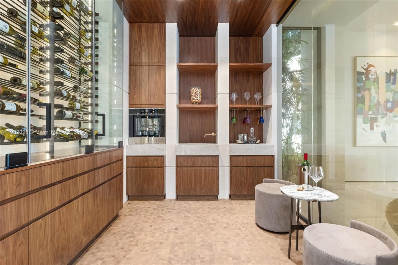 11404 N Bayshore Dr, North Miami, FL 33181 Photo