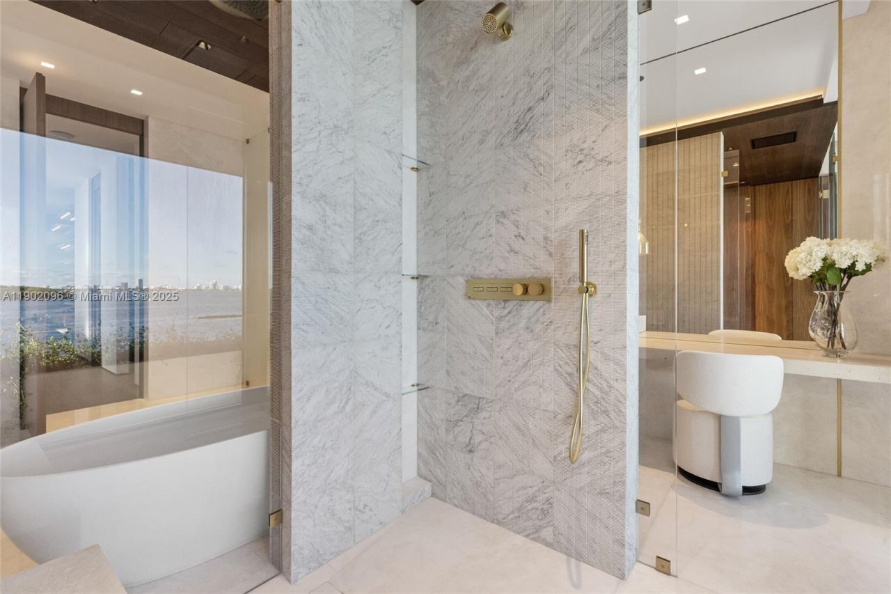 11404 N Bayshore Dr, North Miami, FL 33181 Photo