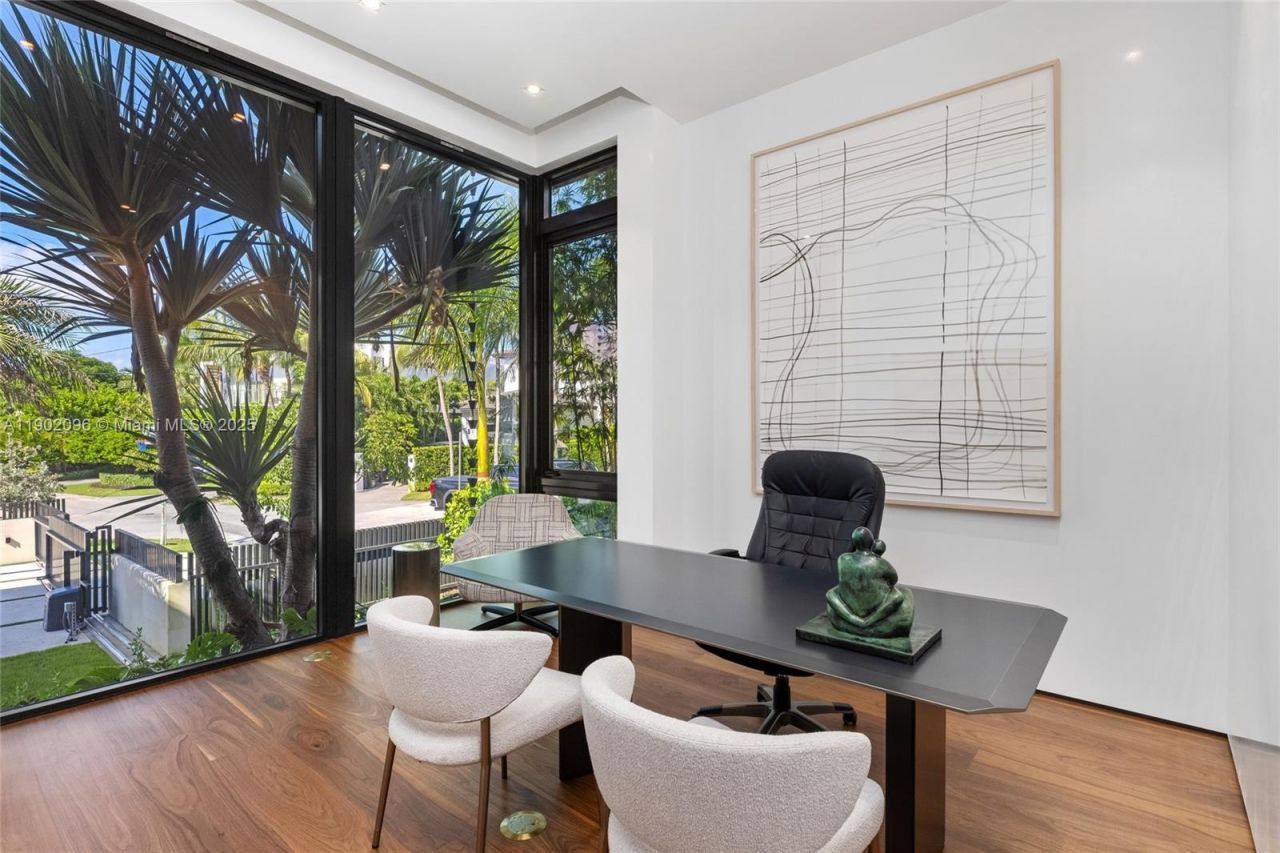 11404 N Bayshore Dr, North Miami, FL 33181 Photo