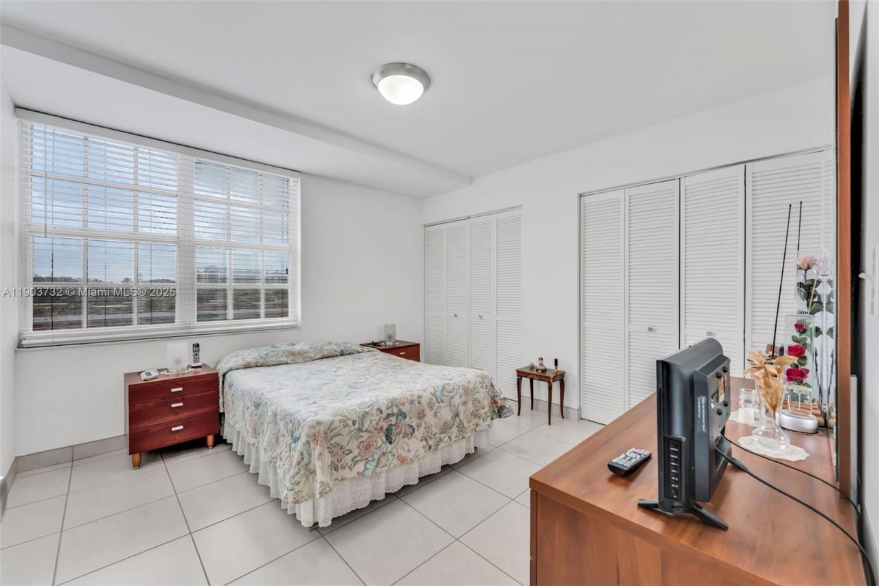 3661 SW 9th Ter, Unit 402, Miami, FL 33135 Photo