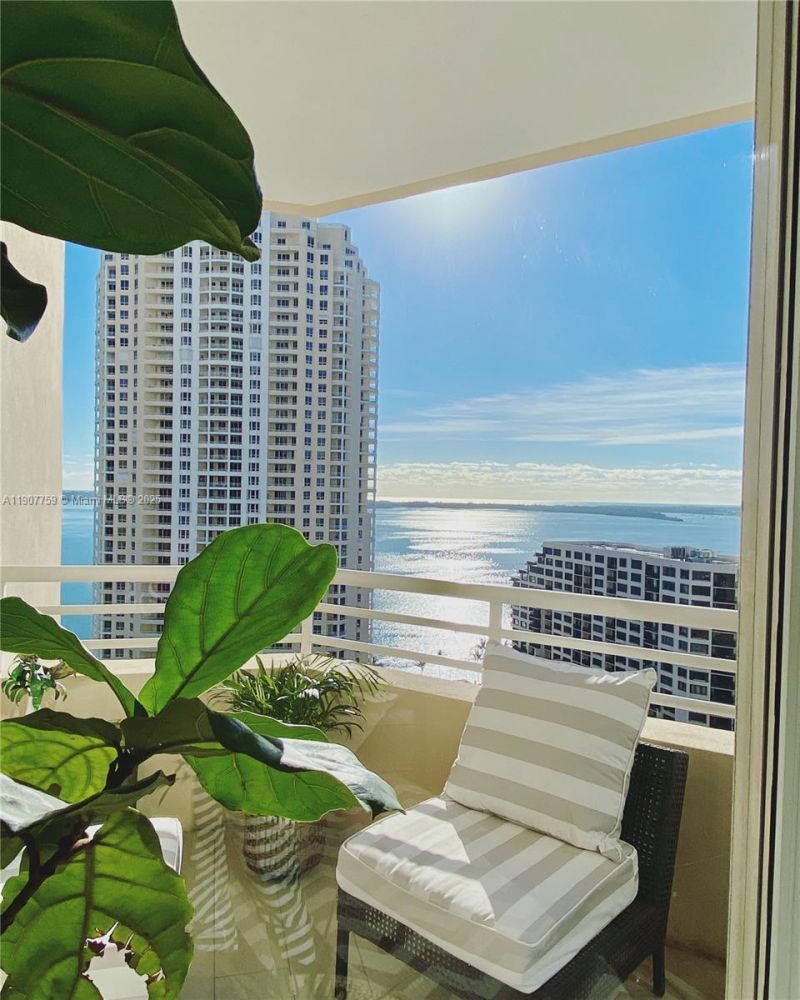 888 Brickell Key Dr, Unit 2209, Miami, FL 33131 Main Photo