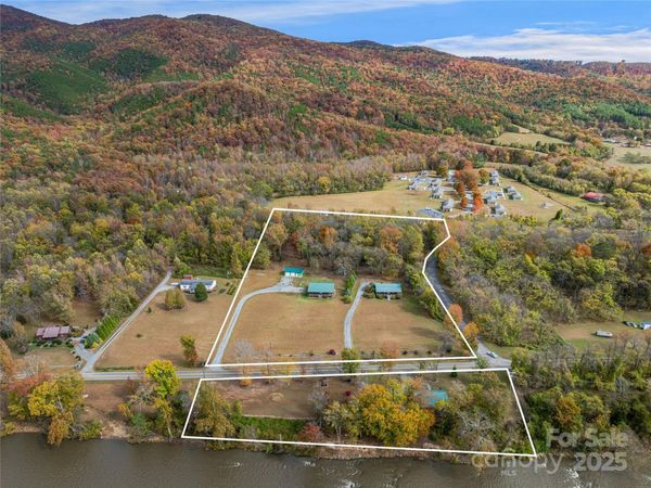 1640, 1641, 1642 River Road , Hot Springs, NC 28743