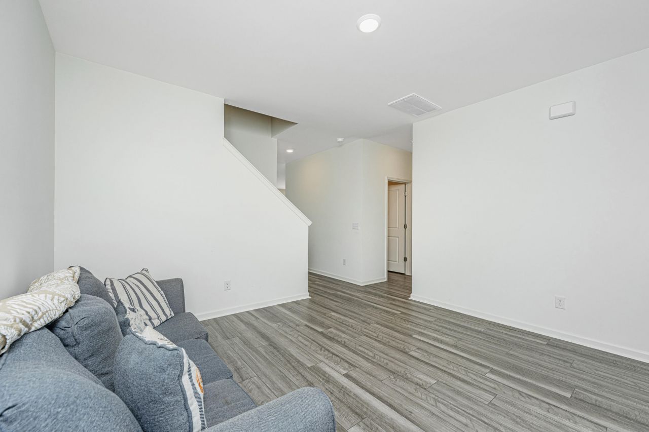 583 Polaris Way Photo 10