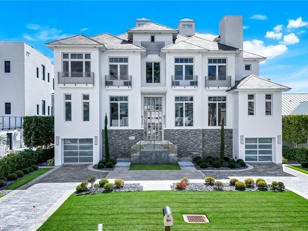 260 Channel DR, NAPLES, FL 34108