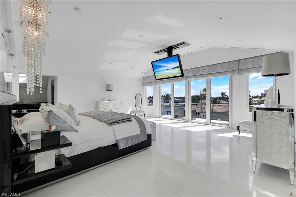 260 Channel Dr, Naples, FL 34108 Photo