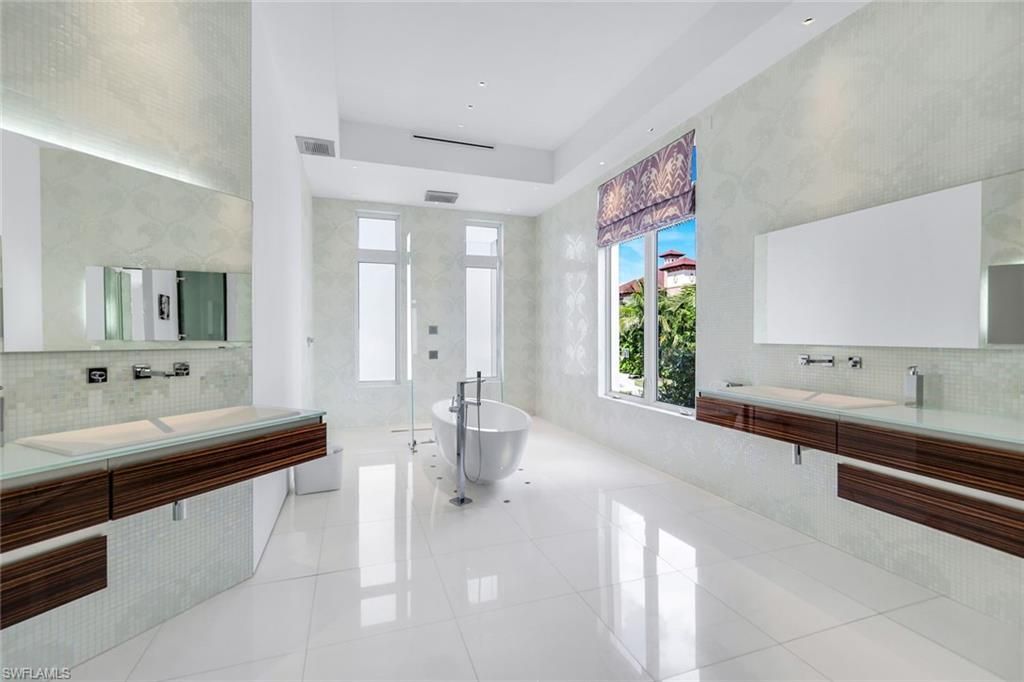 260 Channel Dr, Naples, FL 34108 Photo