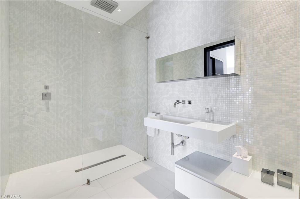 260 Channel Dr, Naples, FL 34108 Photo