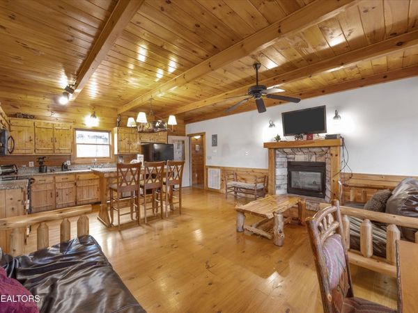 2818 Seth Rd Rd, Pigeon Forge, TN 37863