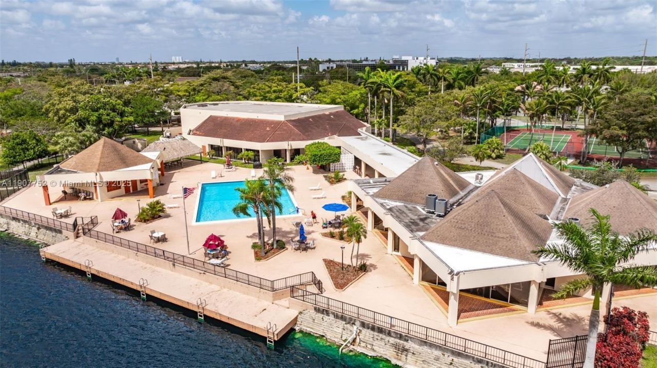 2931 E Sunrise Lakes Dr, Unit 109, Sunrise, FL 33322 Photo