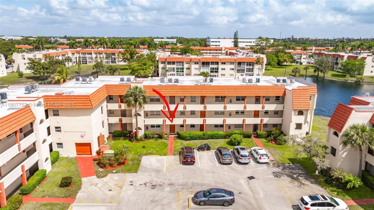 2931 E Sunrise Lakes Dr, Unit 109, Sunrise, FL 33322 Photo