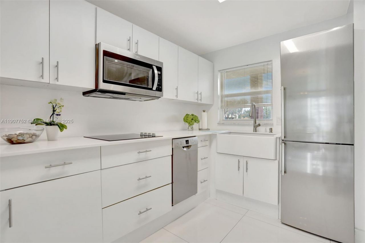 2931 E Sunrise Lakes Dr, Unit 109, Sunrise, FL 33322 Photo