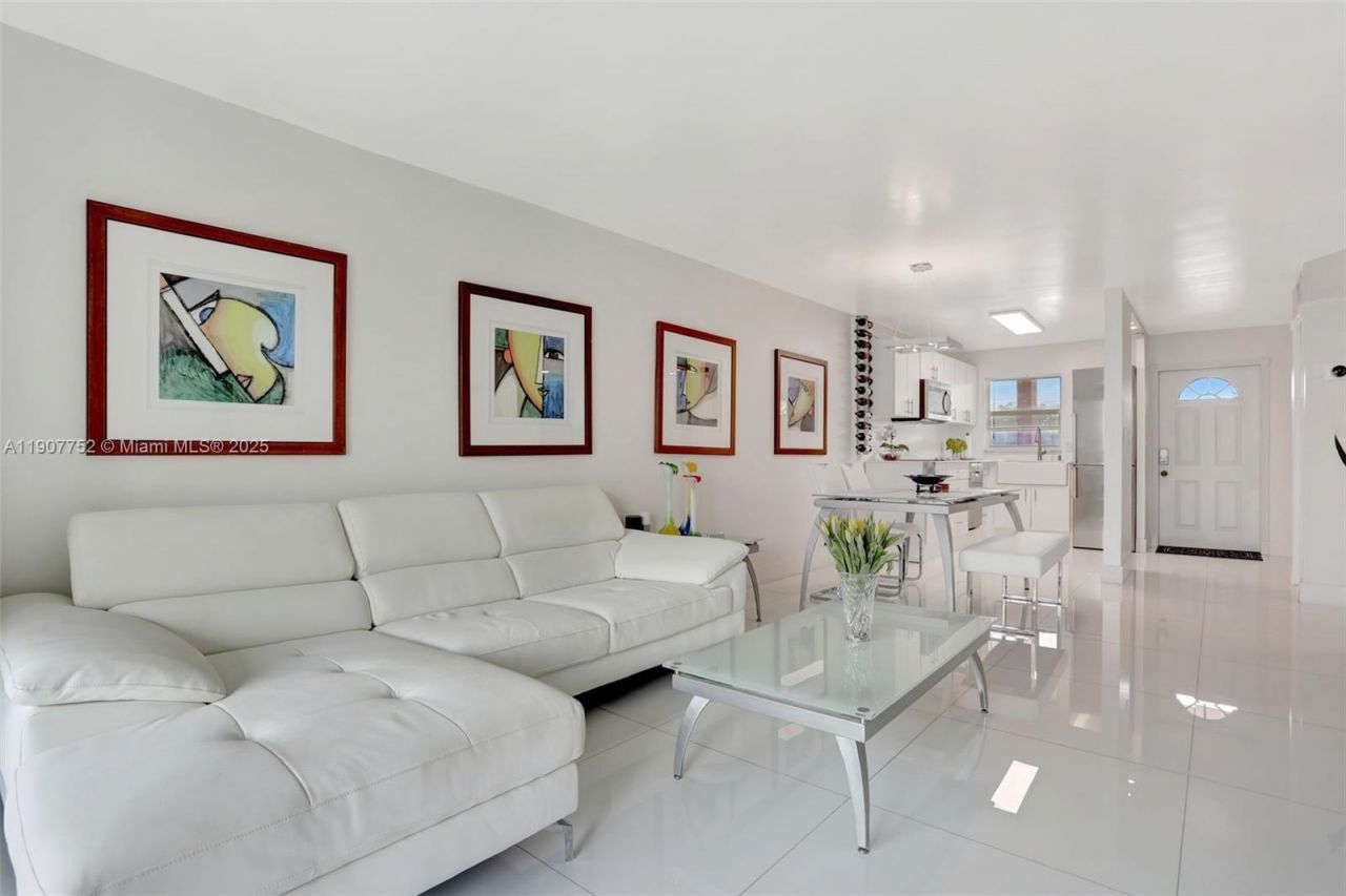 2931 E Sunrise Lakes Dr, Unit 109, Sunrise, FL 33322 Photo