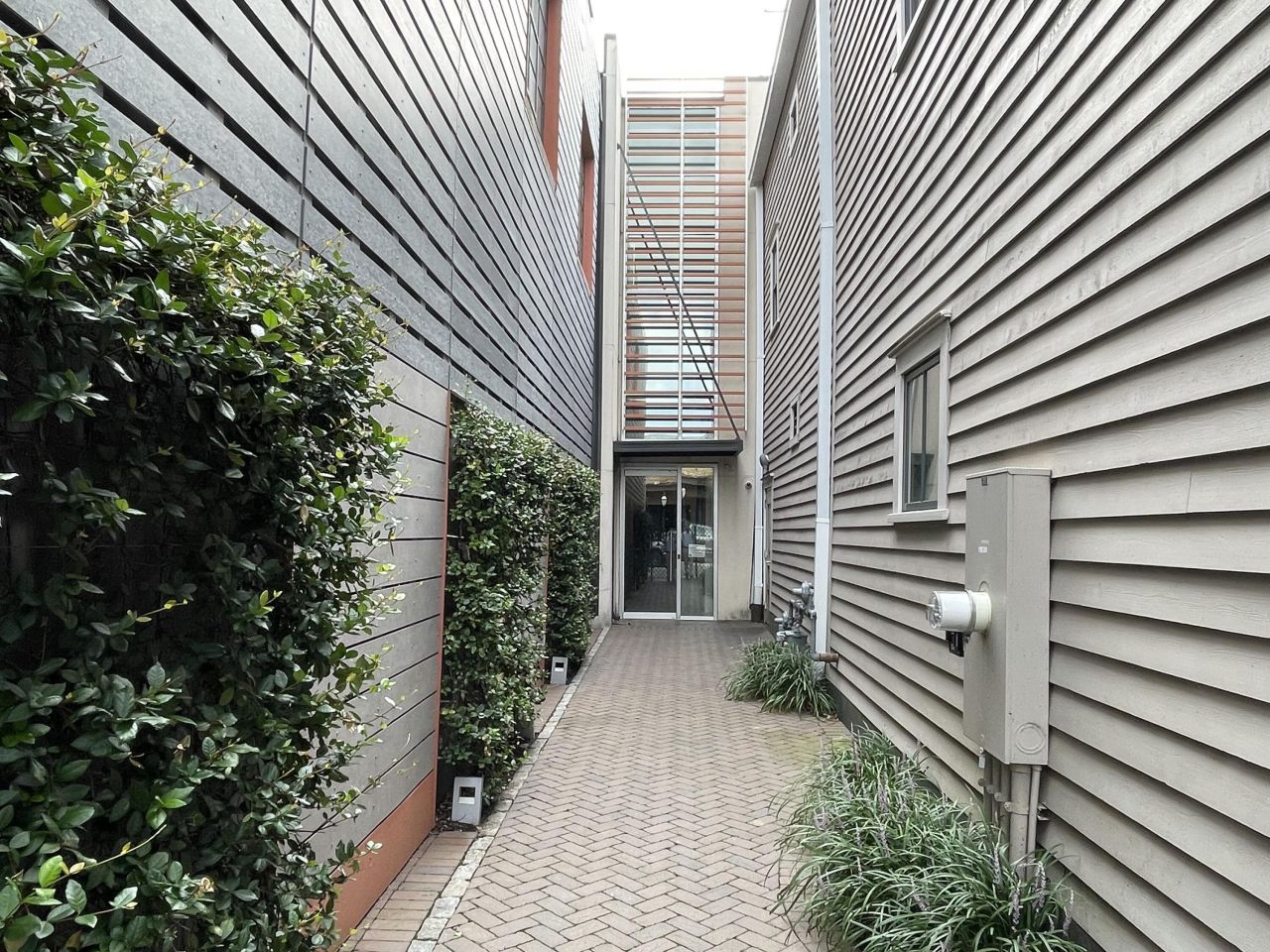 484 King Street Photo 10