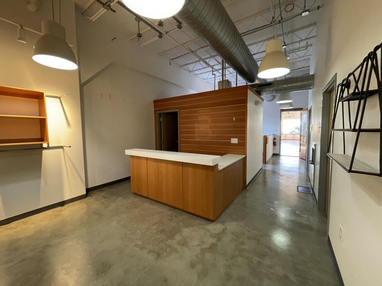 484 King Street Photo 13