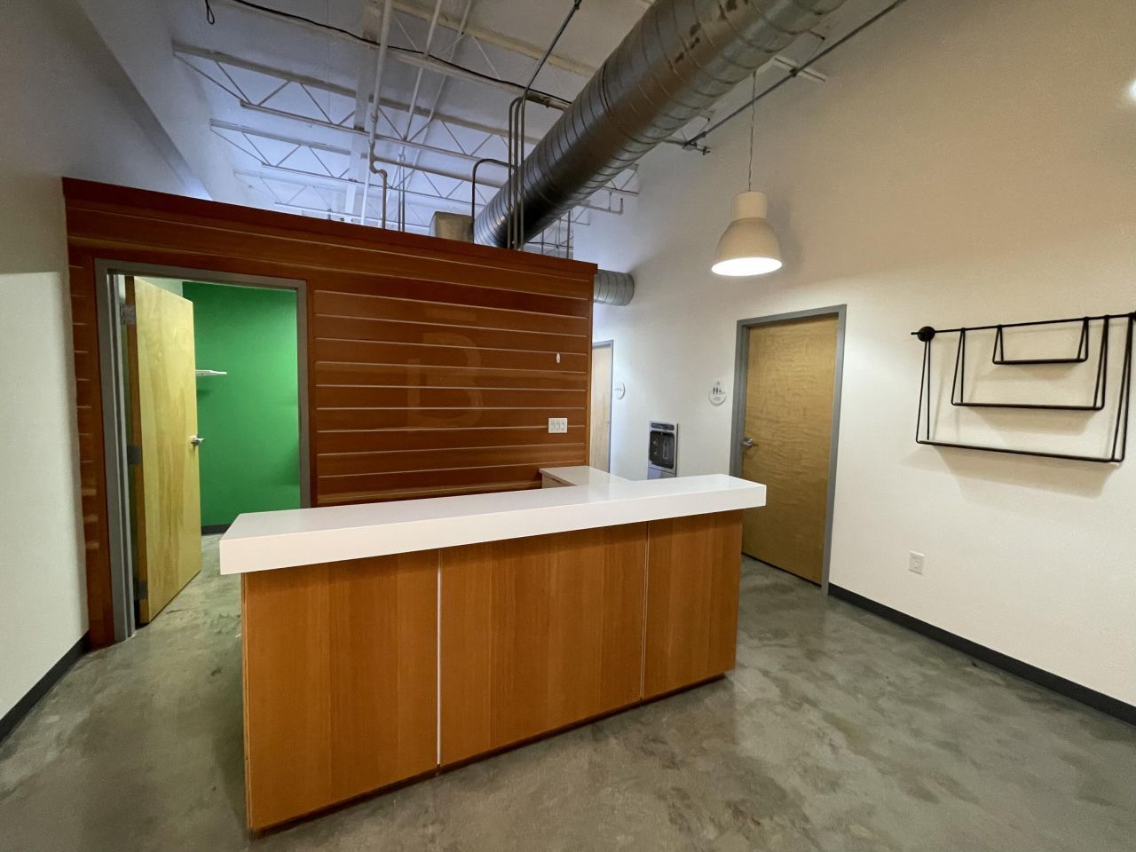 484 King Street Photo 14