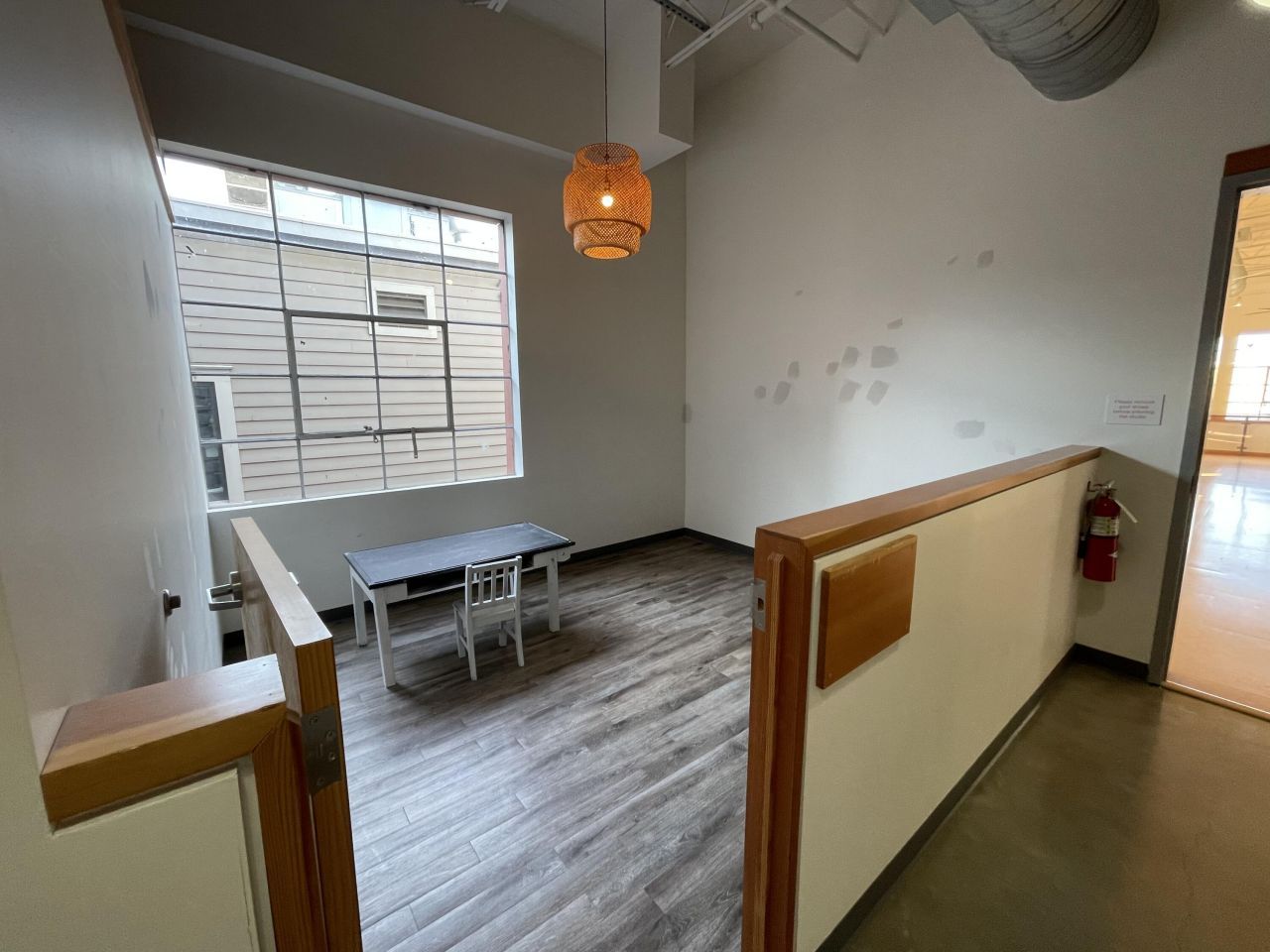 484 King Street Photo 15