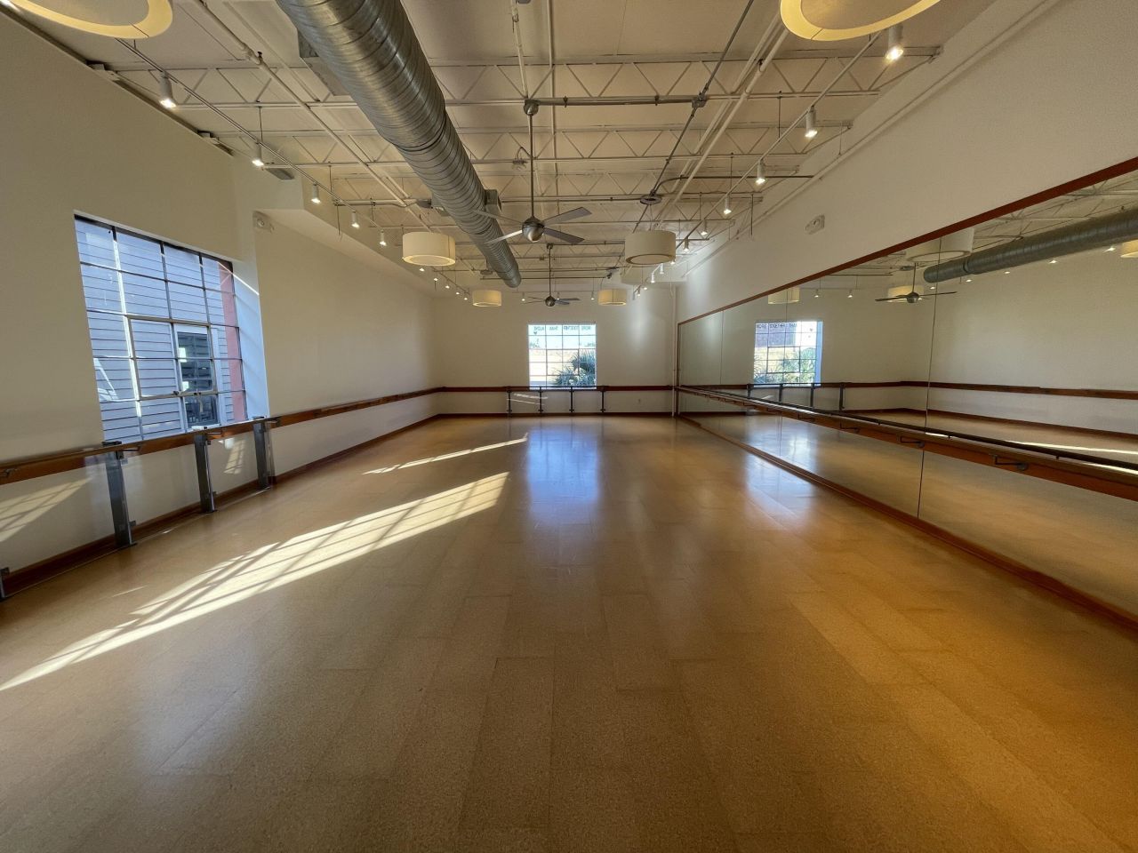 484 King Street Photo 17