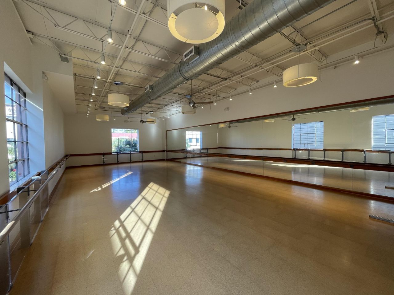 484 King Street Photo 19