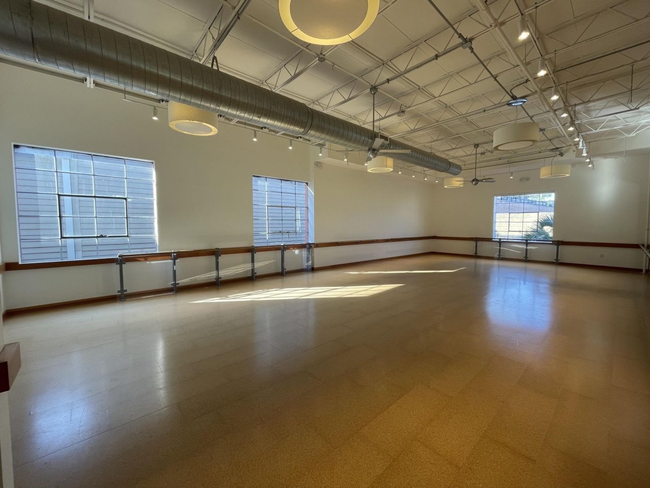 484 King Street Photo 20