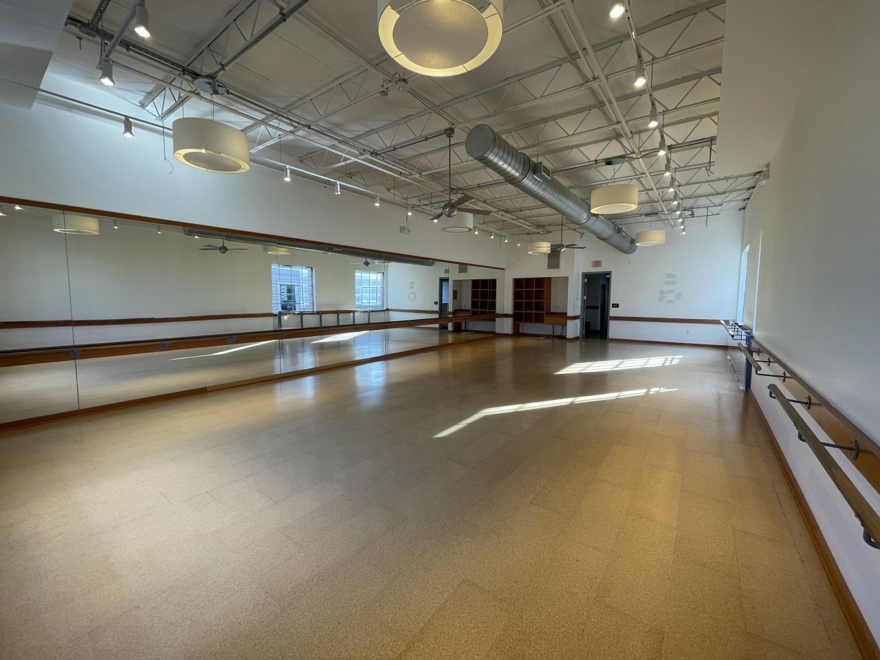 484 King Street Photo 23