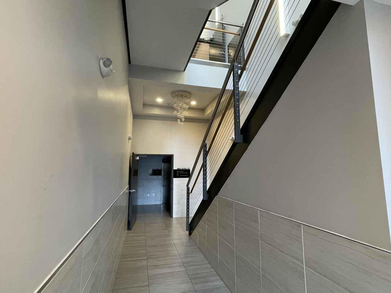 484 King Street Photo 24