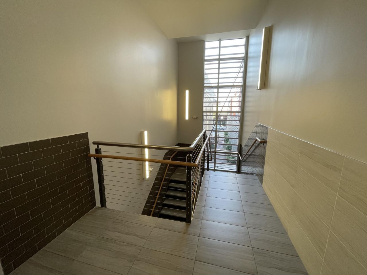 484 King Street Photo 32