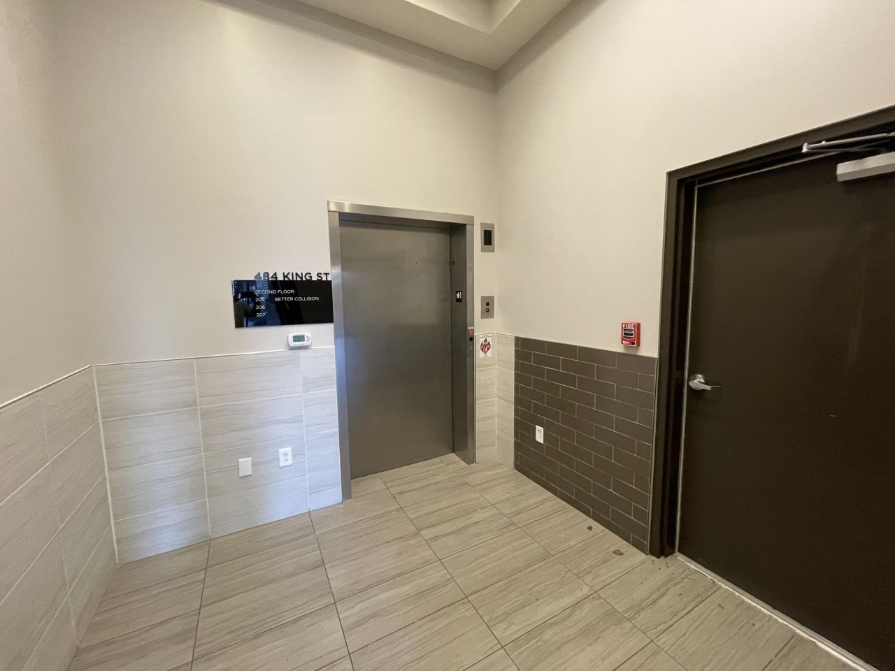 484 King Street Photo 33