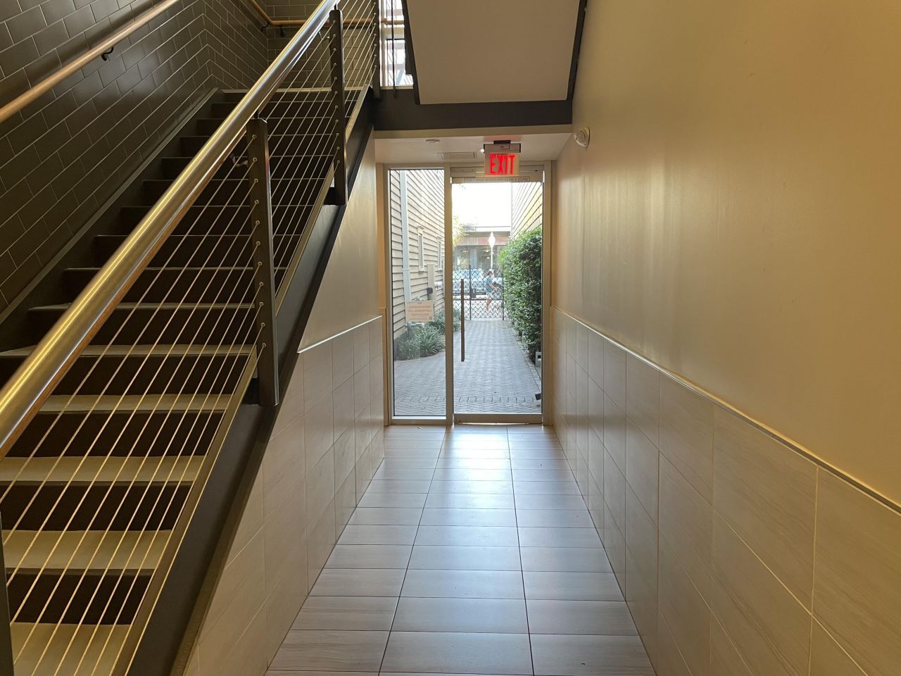 484 King Street Photo 34