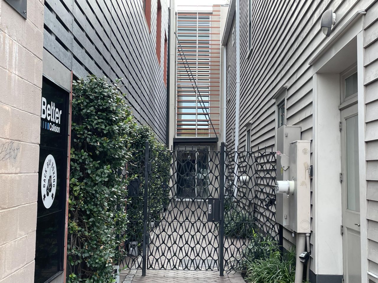 484 King Street Photo 7