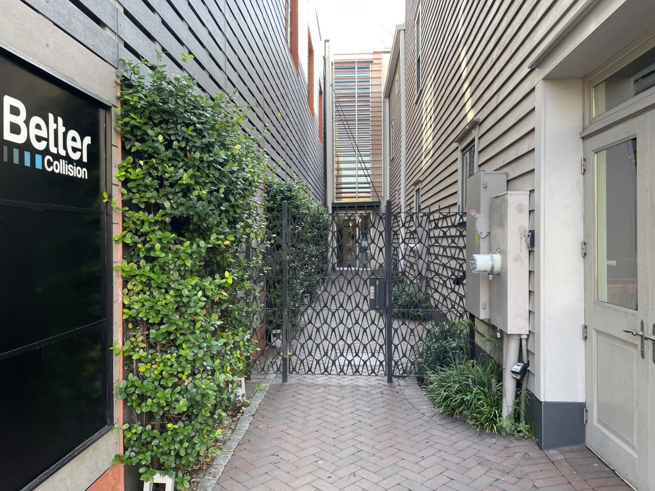 484 King Street Photo 9