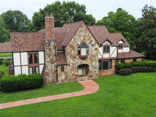 202 Oak Hill Dr, McMinnville, TN 37110