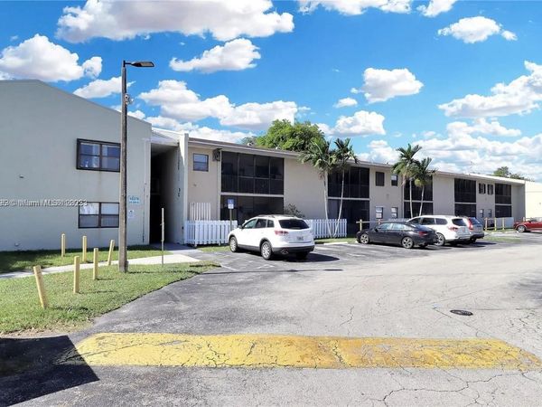 10370 SW 220th St, Unit 218, Cutler Bay, FL 33190